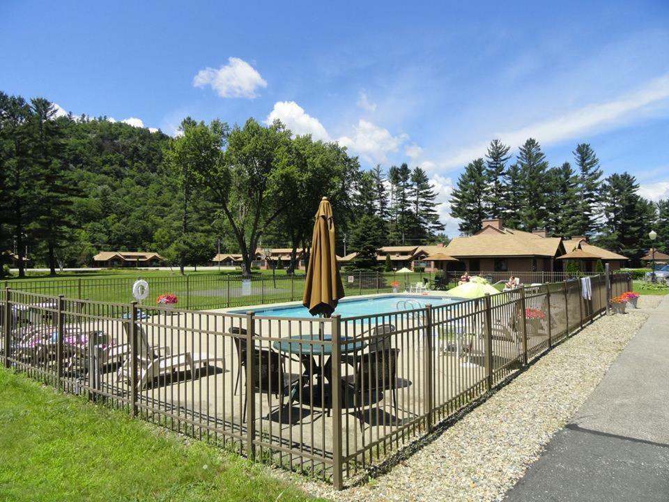 Jack O'Lantern Resort Lodging ウッドストック エクステリア 写真